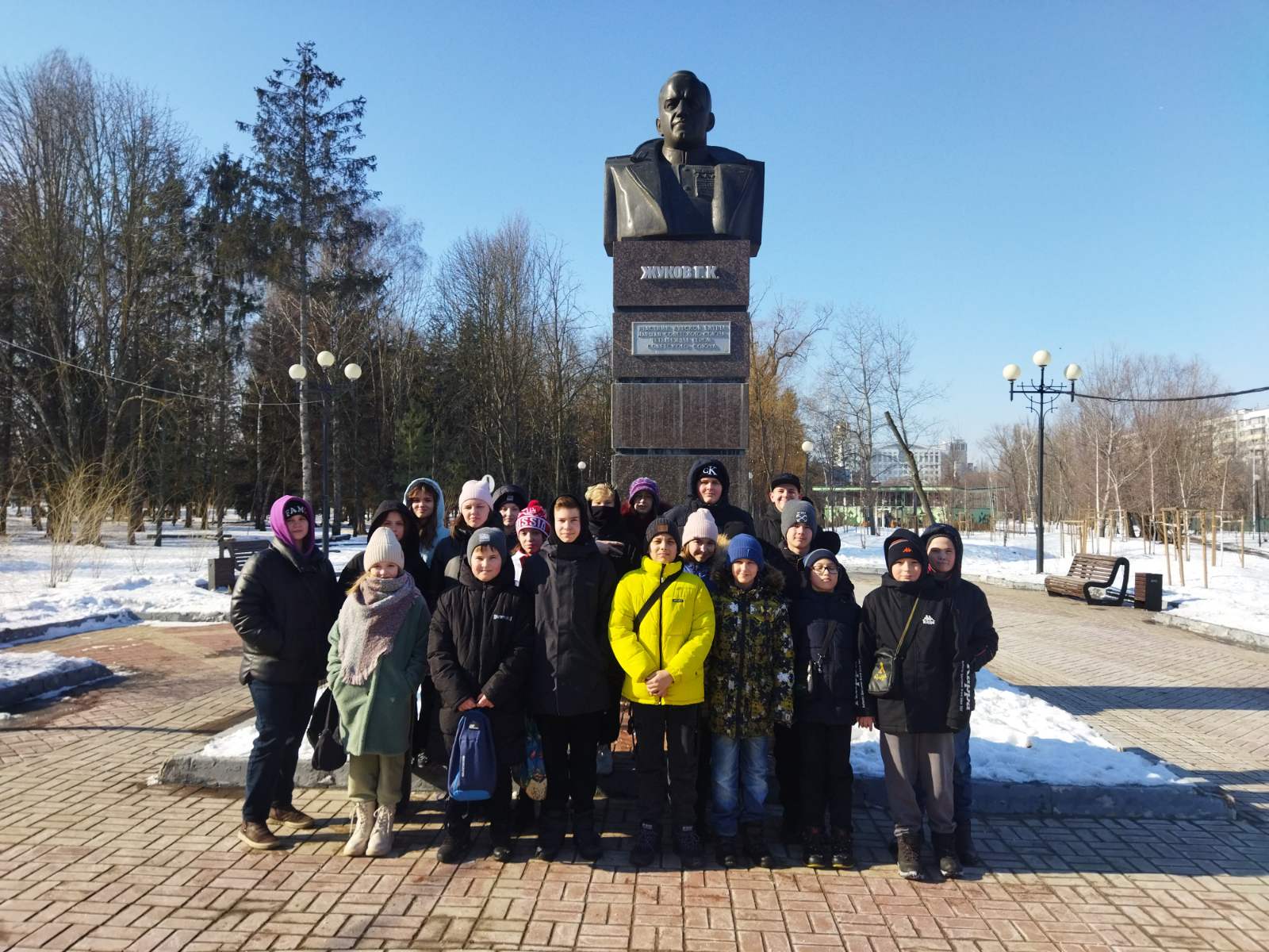 Посещение учащимися 6 «В» класса Аллеи Героев в Белгороде.