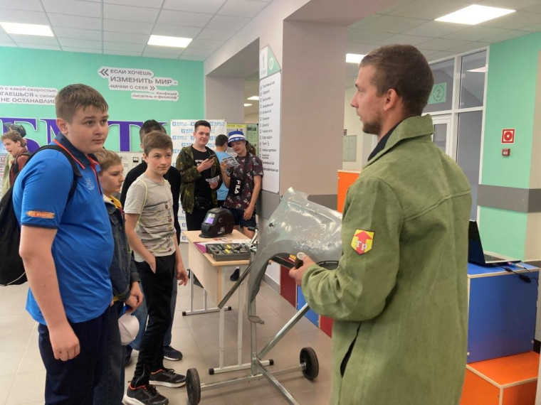 Посещение интерактивной выставки профессий с участием профессиональных образовательных организаций Белгородской области и работодателей города и области.