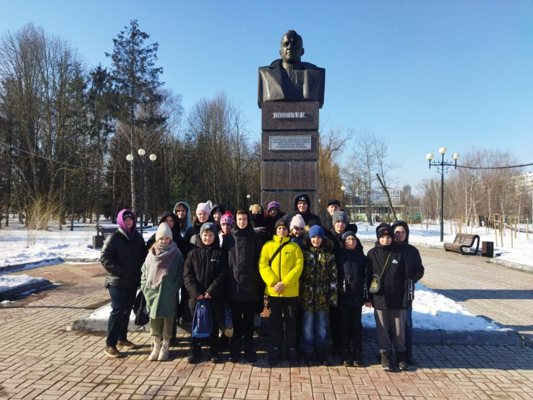Посещение учащимися 6 «В» класса Аллеи Героев в Белгороде.