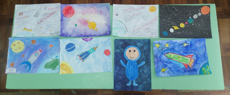 Рисунки учащихся, посвященные Дню космонавтики.